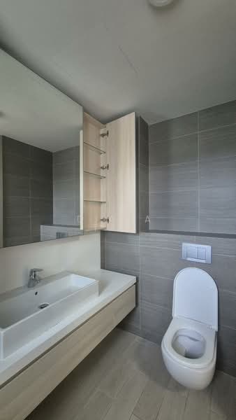 The Panorama, 8 Ang Mo Kio Ave 2, 1 Bedroom, 474 sqft, Condominium For Rent, by Diana Tan, 500188602 - Bathroom - PropertyGuru.com.sg