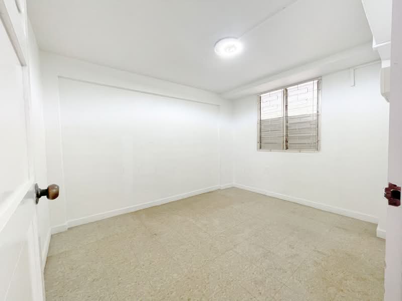 6 Ghim Moh Road, 6 Ghim Moh Road, 2 Bedrooms, 700 sqft, HDB Flat For Sale, by Jeff Chua, 500188603 - Common Room 1 - PropertyGuru.com.sg