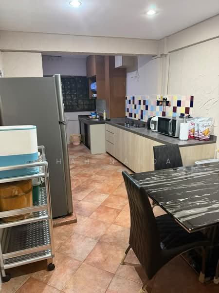 206 Tampines Street 21, 206 Tampines Street 21, 2 Bedrooms, 795 sqft, HDB Flat For Sale, by Shah Nanda, 500188608 - Kitchen - PropertyGuru.com.sg