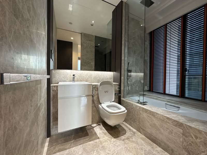 Leedon Residence, 24 Leedon Heights, 2 Bedrooms, 1,044 sqft, Condominium For Sale, by Nicole Chia, 500188610 - Bathroom - PropertyGuru.com.sg
