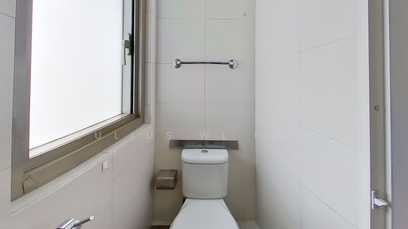 Scotts Square, 8 Scotts Road, 3 Bedrooms, 1,249 sqft, Condominium For Rent, by Julius WL Fock, 500188619 - Bathroom - PropertyGuru.com.sg