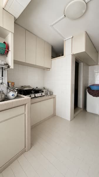26 Jalan Klinik, 26 Jalan Klinik, 2 Bedrooms, 646 sqft, HDB Flat For Sale, by Veron Low, 500188623 - Kitchen - PropertyGuru.com.sg