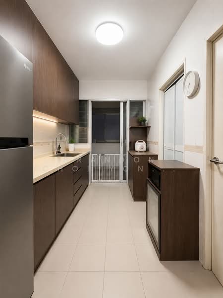 450A Sengkang West Way, 450A Sengkang West Way, 2 Bedrooms, 721 sqft, HDB Flat For Sale, by Brandon Choi Yong Suk, 500188624 - Kitchen - PropertyGuru.com.sg