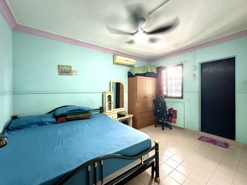 539 Bukit Batok Street 52, 539 Bukit Batok Street 52, 2 Bedrooms, 786 sqft, HDB Flat For Sale, by Jamal Ponnichi, 500188628 - Bedroom - PropertyGuru.com.sg