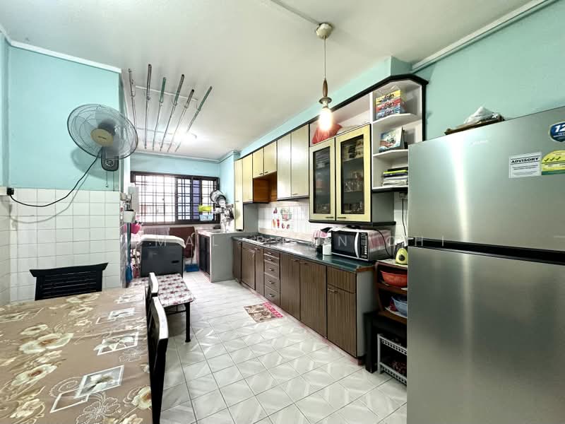 539 Bukit Batok Street 52, 539 Bukit Batok Street 52, 2 Bedrooms, 786 sqft, HDB Flat For Sale, by Jamal Ponnichi, 500188628 - Kitchen - PropertyGuru.com.sg