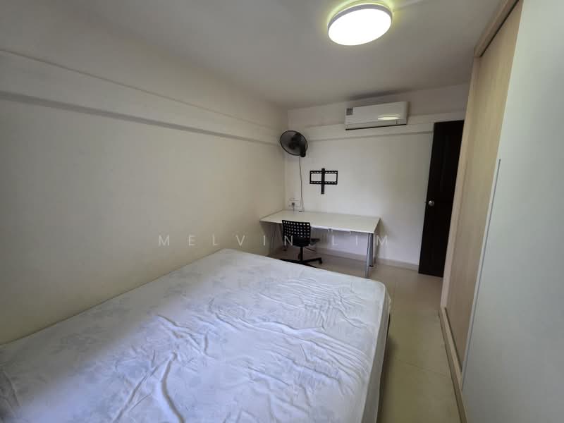 85A Lorong 4 Toa Payoh, 85A Lorong 4 Toa Payoh, 3 Bedrooms, 732 sqft, HDB Flat For Rent, by Melvin Lim, 500188629 - Bedroom - PropertyGuru.com.sg