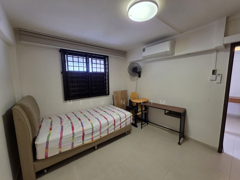 85A Lorong 4 Toa Payoh, 85A Lorong 4 Toa Payoh, 3 Bedrooms, 732 sqft, HDB Flat For Rent, by Melvin Lim, 500188629 - Bedroom - PropertyGuru.com.sg