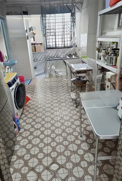 45 Sims Drive, 45 Sims Drive, 2 Bedrooms, 700 sqft, HDB Flat For Sale, by Jeffrey Tay, 500188631 - Kitchen - PropertyGuru.com.sg