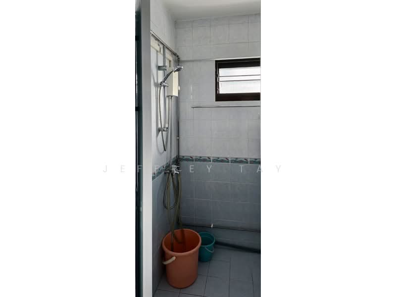 45 Sims Drive, 45 Sims Drive, 2 Bedrooms, 700 sqft, HDB Flat For Sale, by Jeffrey Tay, 500188631 - Bathroom - PropertyGuru.com.sg