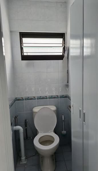 45 Sims Drive, 45 Sims Drive, 2 Bedrooms, 700 sqft, HDB Flat For Sale, by Jeffrey Tay, 500188631 - Bathroom - PropertyGuru.com.sg
