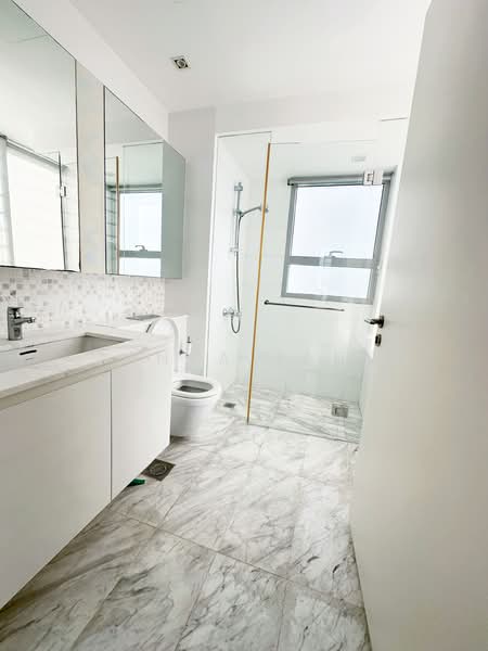 The Minton, 147 Hougang Street 11, 3 Bedrooms, 1,216 sqft, Condominium For Sale, by Tanya Yang, 500188632 - Bathroom - PropertyGuru.com.sg