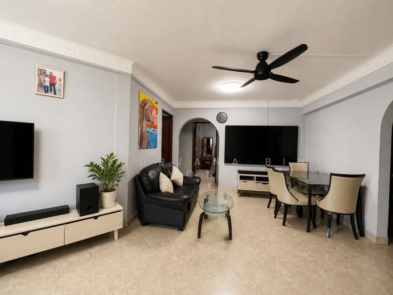 701 Hougang Avenue 2, 701 Hougang Avenue 2, 3 Bedrooms, 1,033 sqft, HDB Flat For Sale, by Siti Nurjana Binte Oyong, 500188634 - Living Room - PropertyGuru.com.sg