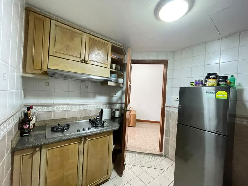 The Bayshore, 30 Bayshore Road, Bedok / Upper East Coast, 2 Bedrooms, 947 sqft, Condominium For Sale, by Joscelin Lee, 500188645 - Kitchen - PropertyGuru.com.sg