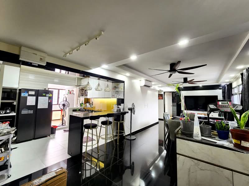 325 Tah Ching Road, 325 Tah Ching Road, 3 Bedrooms, 1,108 sqft, HDB Flat For Sale, by Muthiah ., 500188653 - Kitchen - PropertyGuru.com.sg