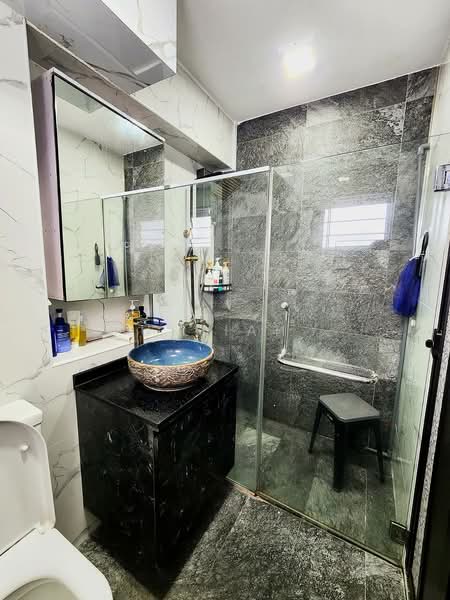 325 Tah Ching Road, 325 Tah Ching Road, 3 Bedrooms, 1,108 sqft, HDB Flat For Sale, by Muthiah ., 500188653 - Bathroom - PropertyGuru.com.sg
