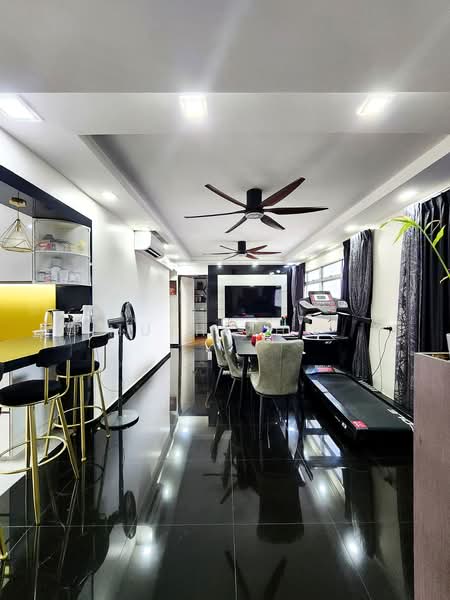 325 Tah Ching Road, 325 Tah Ching Road, 3 Bedrooms, 1,108 sqft, HDB Flat For Sale, by Muthiah ., 500188653 - Living Room - PropertyGuru.com.sg