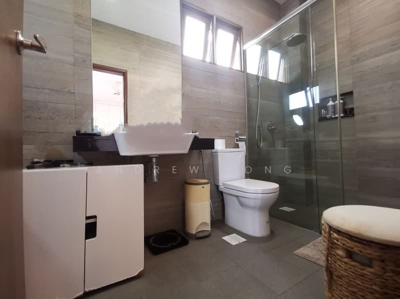 New Listing Unique 3 Storey Detached, , 6 Bedrooms, 4,800 sqft, Detached House For Rent, by Andrew Yong, 500188654 - Bathroom - PropertyGuru.com.sg