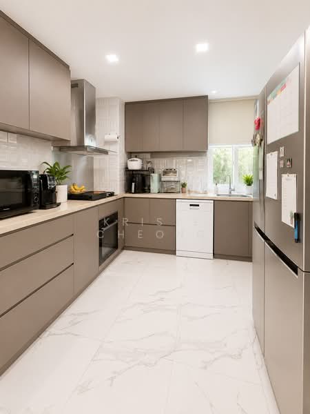 Seletar Springs Condominium, 110 Gerald Drive, 3 Bedrooms, 1,302 sqft, Condominium For Sale, by Kriste Cheong, 500188657 - Kitchen - PropertyGuru.com.sg