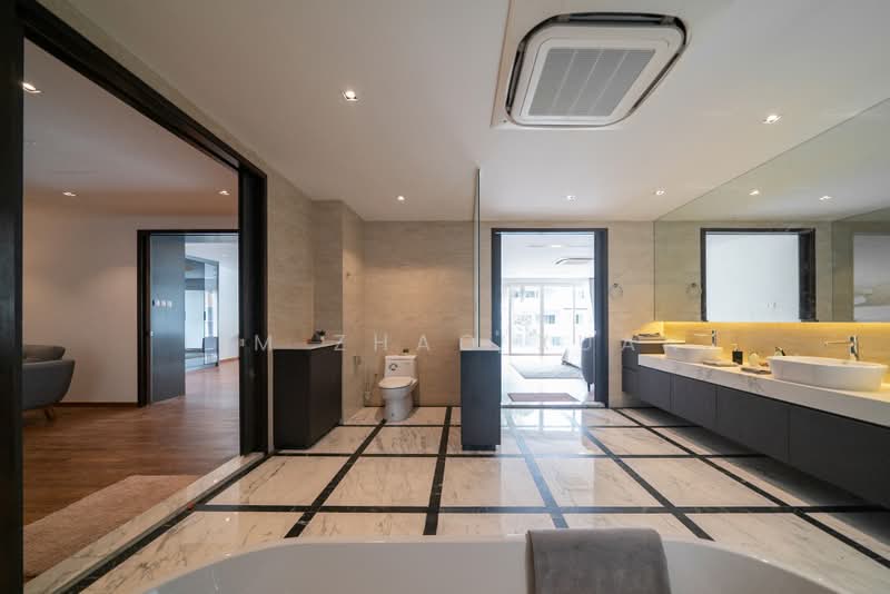 Modern Semi-Detached near Bayshore MRT for Short-Term Rental, , 7 Bedrooms, 8,882 sqft, Semi-Detached House For Rent, by Lim Zhao Xuan, 500188660 - Bathroom - PropertyGuru.com.sg