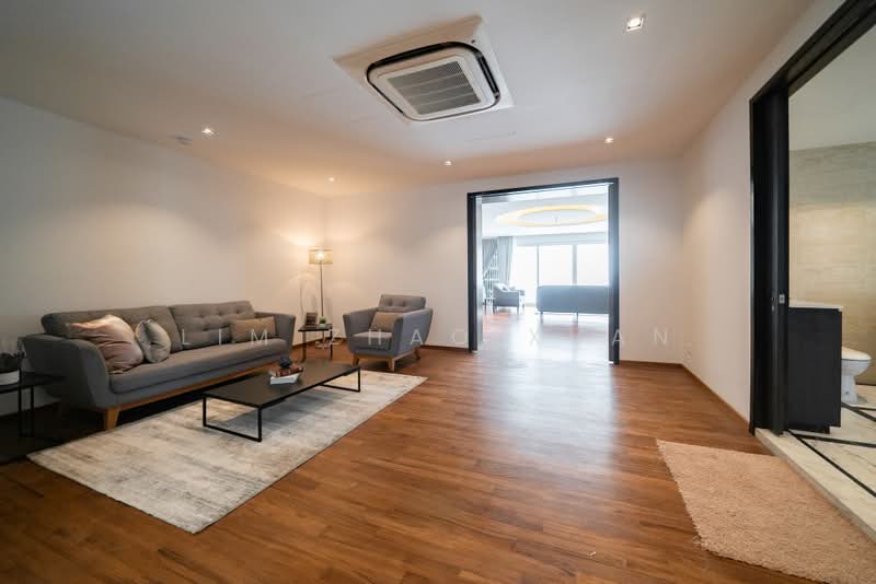 Modern Semi-Detached near Bayshore MRT for Short-Term Rental, , 7 Bedrooms, 8,882 sqft, Semi-Detached House For Rent, by Lim Zhao Xuan, 500188660 - Living Room - PropertyGuru.com.sg