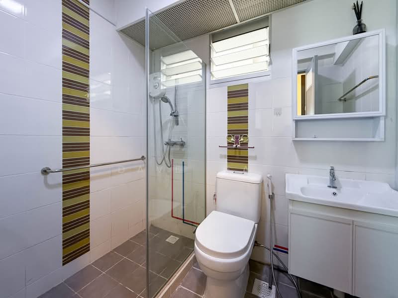 673A Edgefield Plains, 673A Edgefield Plains, 3 Bedrooms, 969 sqft, HDB Flat For Sale, by Dave Sear, 500188662 - Bathroom - PropertyGuru.com.sg
