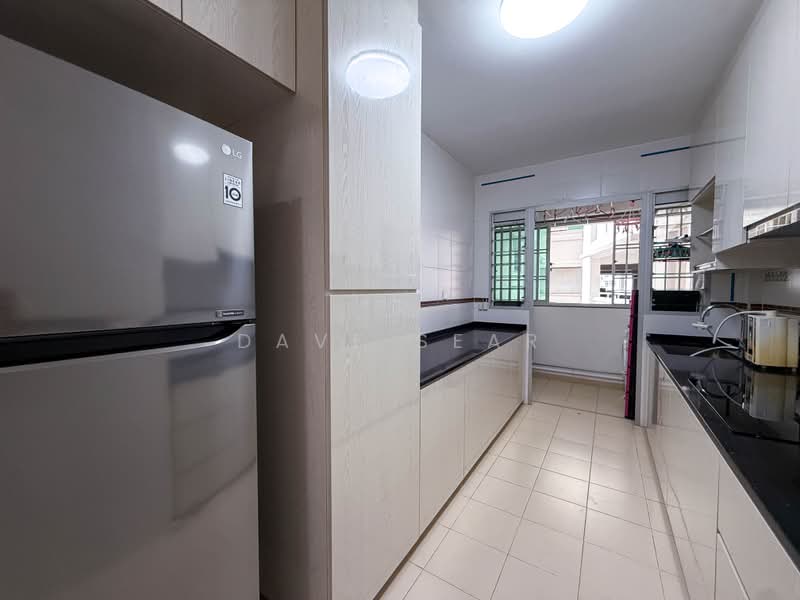 673A Edgefield Plains, 673A Edgefield Plains, 3 Bedrooms, 969 sqft, HDB Flat For Sale, by Dave Sear, 500188662 - Kitchen - PropertyGuru.com.sg