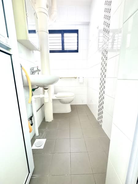 634 Yishun Street 61, 634 Yishun Street 61, 3 Bedrooms, 1,119 sqft, HDB Flat For Sale, by Alvin Yap, 500188666 - Bathroom - PropertyGuru.com.sg