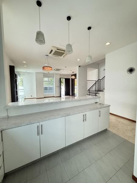 Serangoon Garden Estate, Bridport Avenue, 5 Bedrooms, 4,600 sqft, Semi-Detached House For Rent, by Eve Tan, 500188678 - Dry kitchen area - PropertyGuru.com.sg