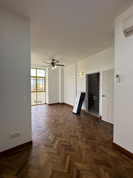 Orange Regency, 101 Fernhill Road, 3 Bedrooms, 2,422 sqft, Apartment For Rent, by Jessica Low, 500188683 - Living Room - PropertyGuru.com.sg