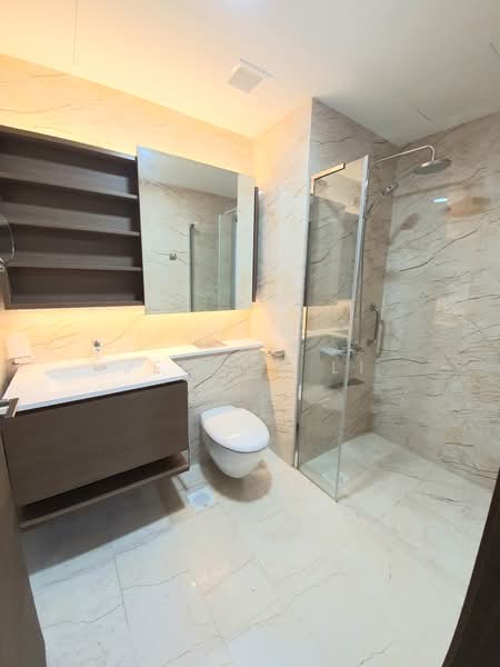 Queens Peak, 1 Dundee Road, 1 Bedroom, 441 sqft, Condominium For Rent, by Jeremy Li, 500188685 - Bathroom - PropertyGuru.com.sg