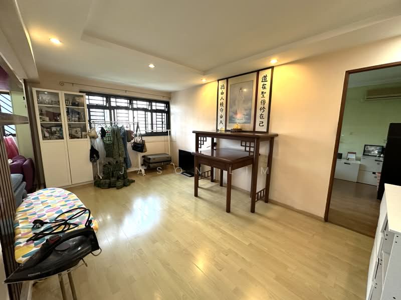 101 Ang Mo Kio Avenue 3, 101 Ang Mo Kio Avenue 3, 3 Bedrooms, 1,260 sqft, HDB Flat For Sale, by Jason Lim, 500188687 - Living Room - PropertyGuru.com.sg