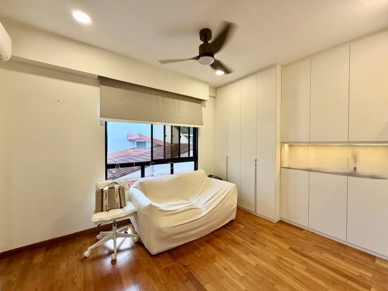 Sembawang Straits Estate, Jalan Machang, 5 Bedrooms, 4,300 sqft, Semi-Detached House For Sale, by Alson Teo, 500188692 - Bedroom - PropertyGuru.com.sg