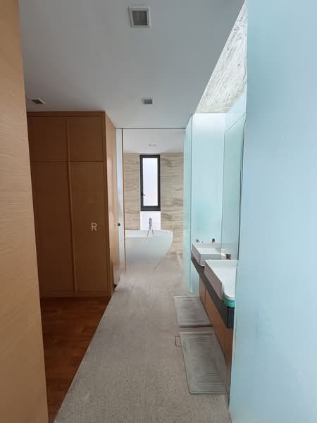 Serangoon Garden Estate, Farleigh Avenue, 6 Bedrooms, 6,000 sqft, Detached House For Rent, by Royston Kwek, 500188694 - Bathroom - PropertyGuru.com.sg