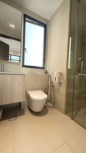 Casa Al Mare, 75 Jalan Loyang Besar, 2 Bedrooms, 775 sqft, Apartment For Sale, by Dewi Tan, 500188697 - Bathroom - PropertyGuru.com.sg