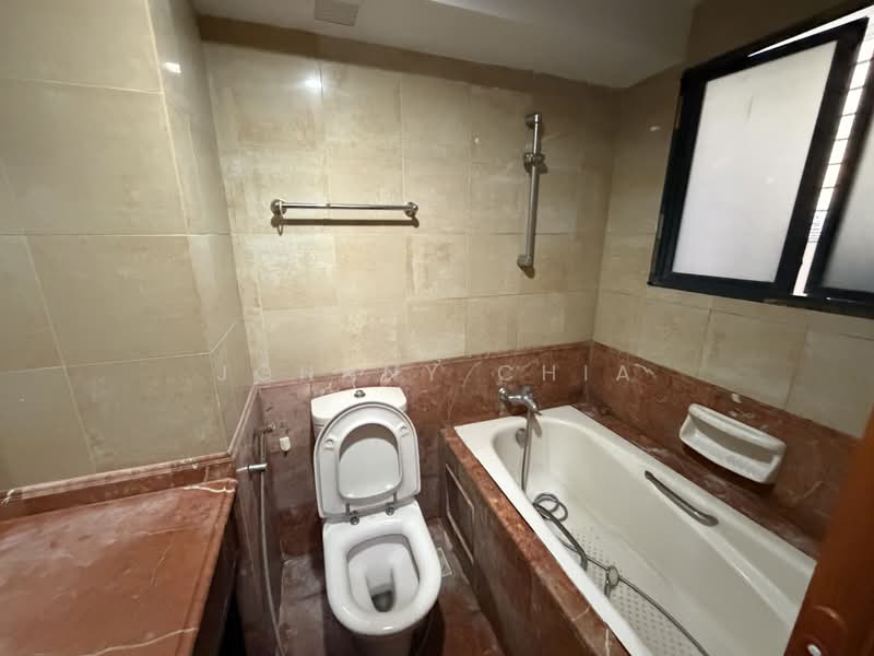Regentville, 2 Hougang Street 92, 2 Bedrooms, 980 sqft, Condominium For Rent, by Johnny Chia, 500188703 - Bathroom - PropertyGuru.com.sg