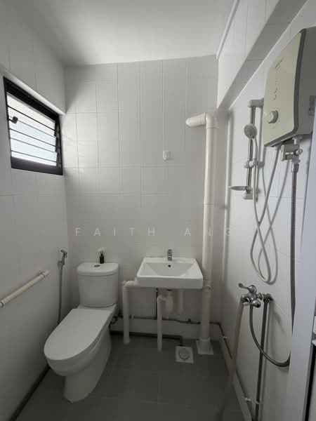 179 Ang Mo Kio Avenue 5, 179 Ang Mo Kio Avenue 5, 3 Bedrooms, 980 sqft, HDB Flat For Sale, by Faith Ang, 500188707 - Bathroom - PropertyGuru.com.sg