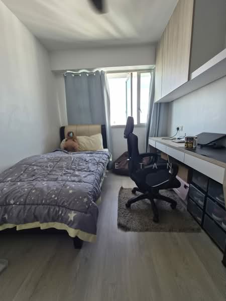 182B Woodlands Street 13, 182B Woodlands Street 13, 4 Bedrooms, 1,291 sqft, HDB Flat For Sale, by Celine Tan, 500188708 - Bedroom - PropertyGuru.com.sg