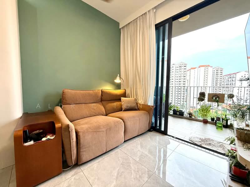 The Garden Residences, 1 Serangoon North View, 2 Bedrooms, 614 sqft, Condominium For Sale, by Aldric Tong 董伟祥, 500188709 - Living Room - PropertyGuru.com.sg