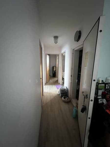 808B Choa Chu Kang Avenue 1, 808B Choa Chu Kang Avenue 1, 3 Bedrooms, 990 sqft, HDB Flat For Sale, by Kson Tay, 500188721 - Corridor - PropertyGuru.com.sg