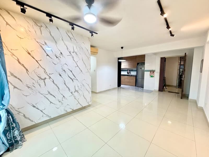 459 Segar Road, 459 Segar Road, 3 Bedrooms, 1,001 sqft, HDB Flat For Sale, by Hidayat Shariff, 500188725 - Living Room - PropertyGuru.com.sg