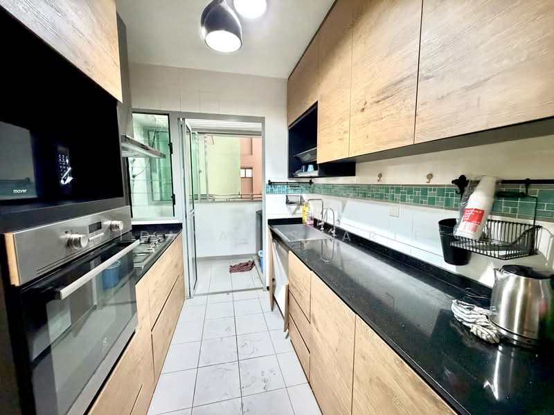 459 Segar Road, 459 Segar Road, 3 Bedrooms, 1,001 sqft, HDB Flat For Sale, by Hidayat Shariff, 500188725 - Kitchen - PropertyGuru.com.sg