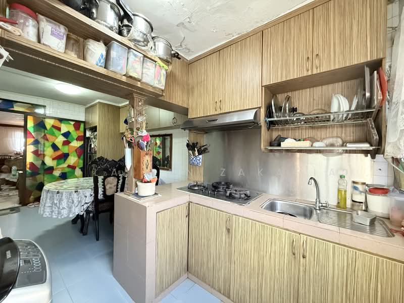 135 Bukit Batok West Avenue 6, 135 Bukit Batok West Avenue 6, 4 Bedrooms, 1,732 sqft, HDB Flat For Sale, by Sulaiman Zakaria, 500188745 - Kitchen - PropertyGuru.com.sg