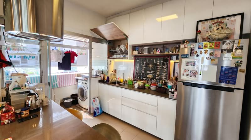 70A Telok Blangah Heights, 70A Telok Blangah Heights, 3 Bedrooms, 1,001 sqft, HDB Flat For Rent, by Philip Lim, 500188752 - Kitchen - PropertyGuru.com.sg