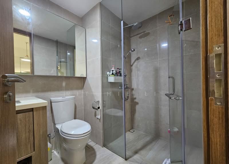Kingsford Waterbay, 68 Upper Serangoon View, 1 Bedroom, 484 sqft, Condominium For Sale, by Ritchie Li, 500188755 - Bathroom - PropertyGuru.com.sg