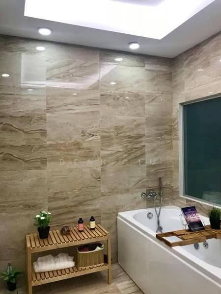 ⭐️⭐️LANDED7772@ Jalan Chempaka Kuning, , 7 Bedrooms, 2,500 sqft, Terraced House For Sale, by Dean Lim, 500188756 - Bathroom - PropertyGuru.com.sg