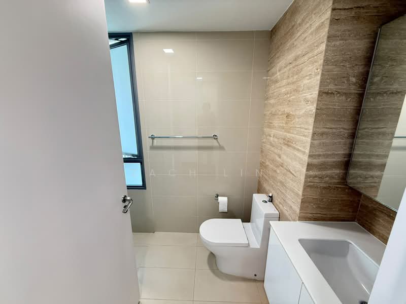 Bedok Residences, 14 Bedok North Drive, 2 Bedrooms, 883 sqft, Condominium For Rent, by Zach Lin, 500188757 - Bathroom - PropertyGuru.com.sg