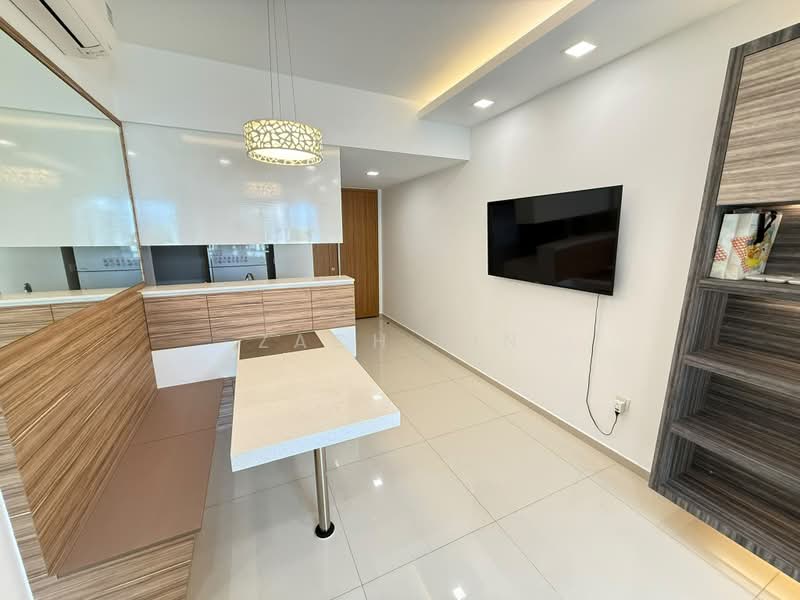 Bedok Residences, 14 Bedok North Drive, 2 Bedrooms, 883 sqft, Condominium For Rent, by Zach Lin, 500188757 - Living Room - PropertyGuru.com.sg