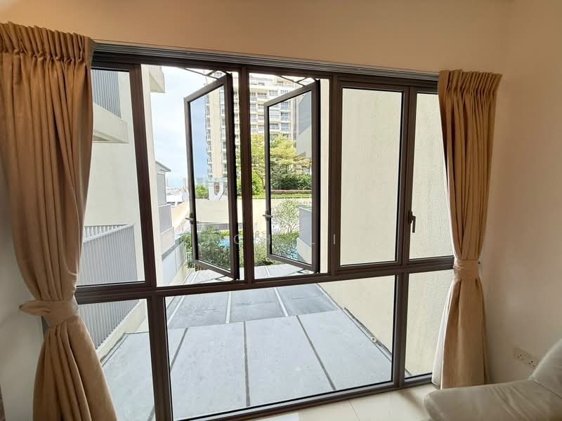 Bedok Residences, 14 Bedok North Drive, 2 Bedrooms, 883 sqft, Condominium For Rent, by Zach Lin, 500188757 - Balcony - PropertyGuru.com.sg
