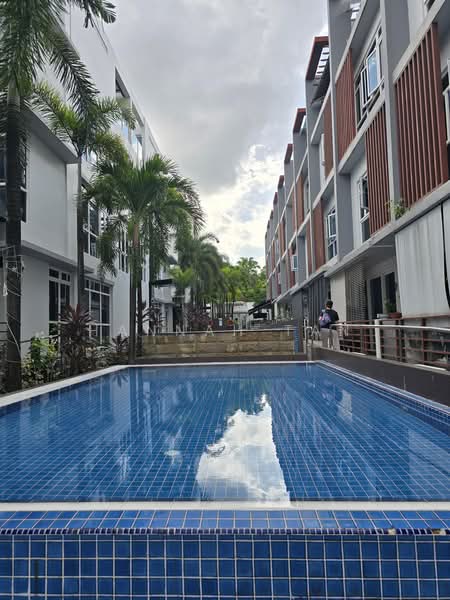 Palm Grove Regency, Palm Grove Avenue, 5 Bedrooms, 2,939 sqft, Terraced House For Sale, by Hannah Tan, 500188758 - Exterior - PropertyGuru.com.sg