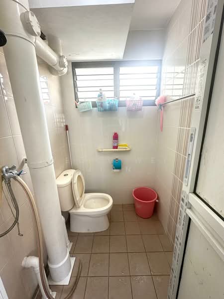 403 Bedok North Avenue 3, 403 Bedok North Avenue 3, Room Rental, 120 sqft, HDB Flat For Rent, by Yeong Wei Jian, 500188776 - Bathroom - PropertyGuru.com.sg